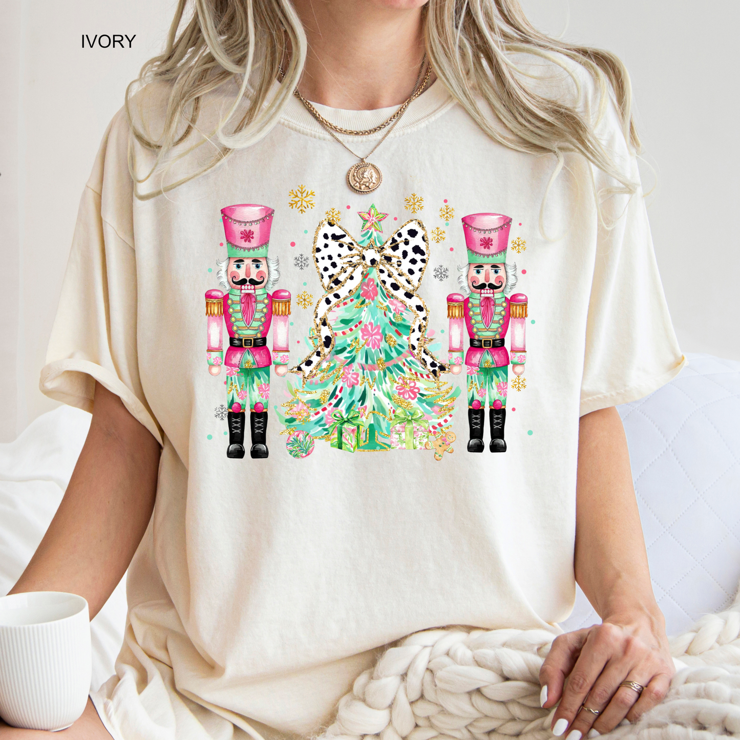 Nutcrackers & Christmas Tree | Bow | Adult T-shirt